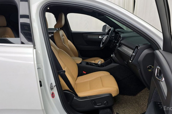 2021 Volvo XC40 с пробегом 63 160 км