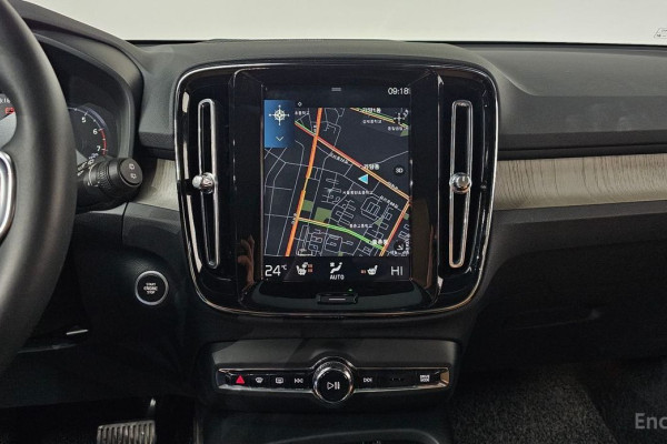 2020 Volvo XC40 с пробегом 64 891 км