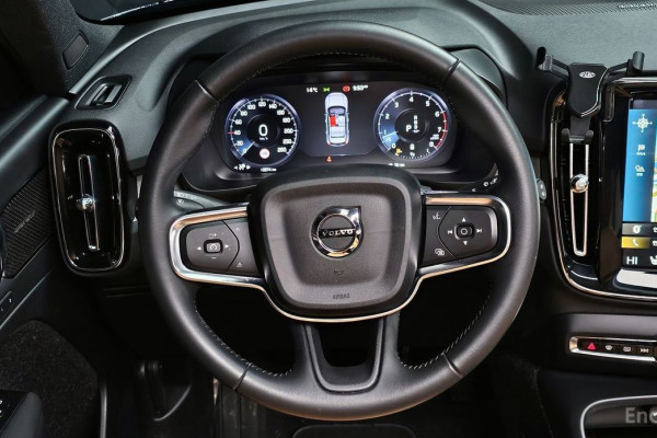 2021 Volvo XC40 с пробегом 10 574 км