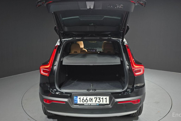 2021 Volvo XC40 с пробегом 47 342 км