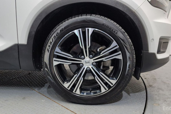 2020 Volvo XC40 с пробегом 32 662 км