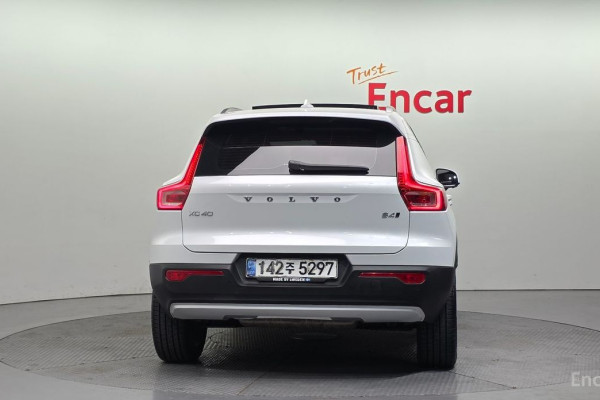 2020 Volvo XC40 с пробегом 36 600 км