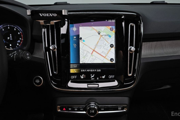 2021 Volvo XC40 с пробегом 39 468 км