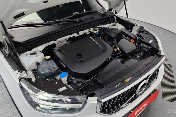 2020 Volvo XC40 с пробегом 32 662 км