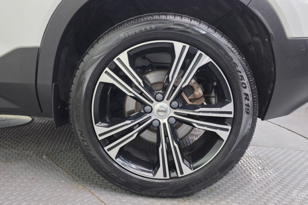 2020 Volvo XC40 с пробегом 36 600 км