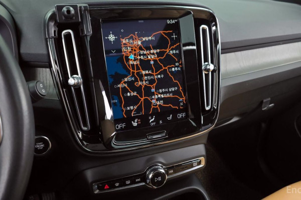 2021 Volvo XC40 с пробегом 63 160 км