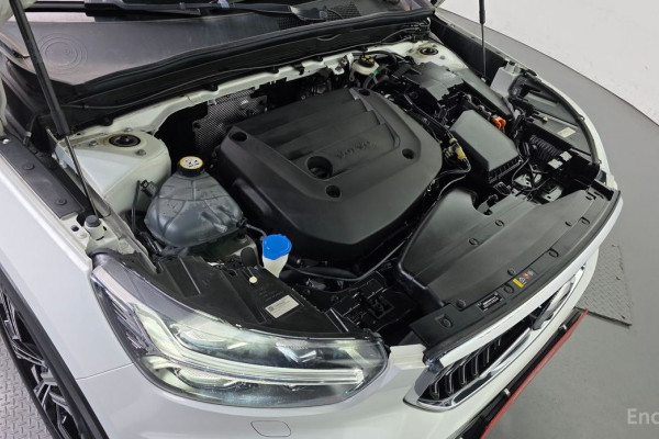 2020 Volvo XC40 с пробегом 36 600 км