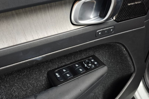 2021 Volvo XC40 с пробегом 50 141 км