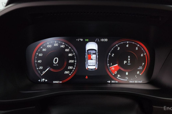 2020 Volvo XC40 с пробегом 32 662 км