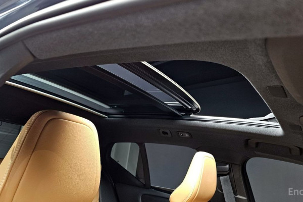 2021 Volvo XC40 с пробегом 10 574 км