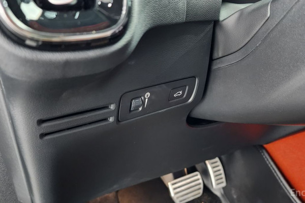 2020 Volvo XC40 с пробегом 78 153 км