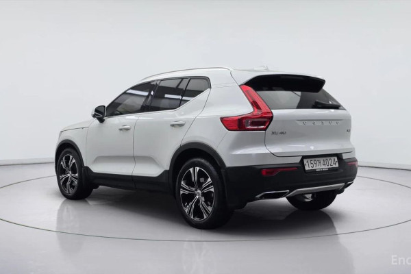 2020 Volvo XC40 с пробегом 72 068 км