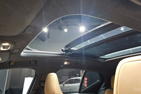 2021 Volvo XC40 с пробегом 50 141 км