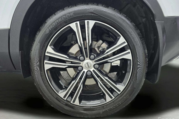 2020 Volvo XC40 с пробегом 72 068 км