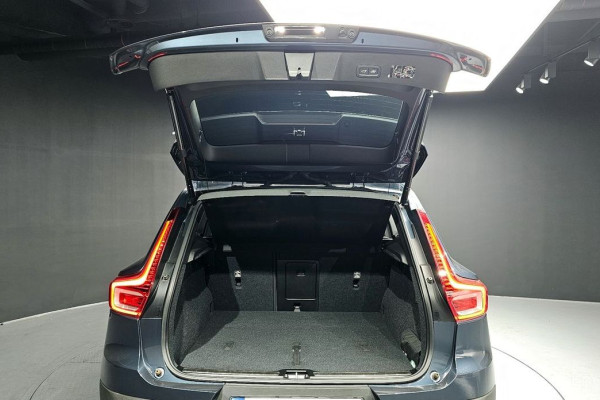 2021 Volvo XC40 с пробегом 10 574 км