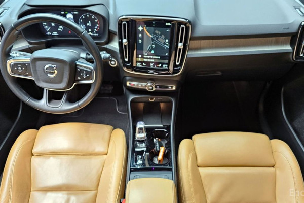 2021 Volvo XC40 с пробегом 108 997 км
