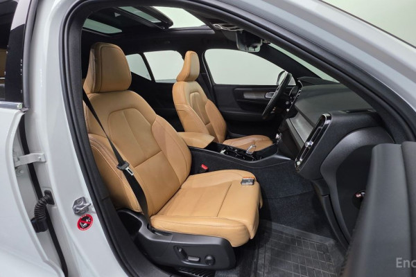 2020 Volvo XC40 с пробегом 36 600 км