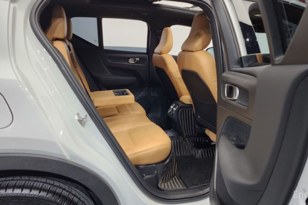 2020 Volvo XC40 с пробегом 32 662 км