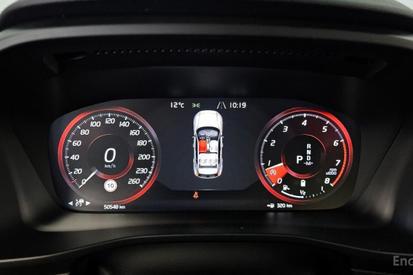 2021 Volvo XC40 с пробегом 50 548 км