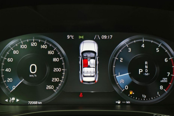 2020 Volvo XC40 с пробегом 72 068 км