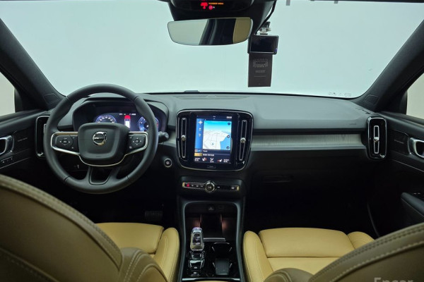 2021 Volvo XC40 с пробегом 16 369 км