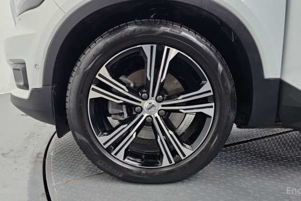 2021 Volvo XC40 с пробегом 31 037 км