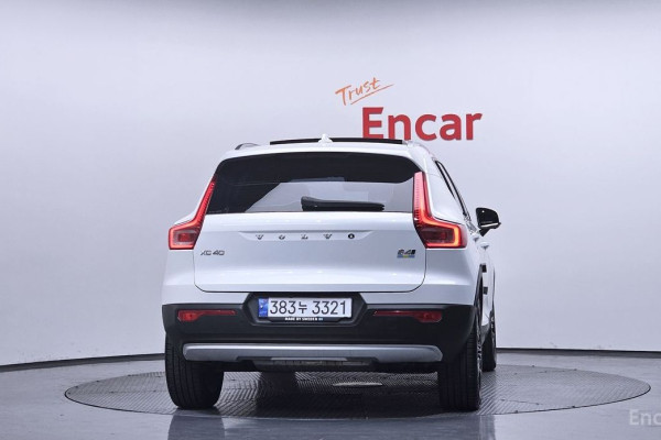 2020 Volvo XC40 с пробегом 50 662 км