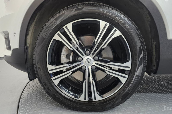 2020 Volvo XC40 с пробегом 50 662 км