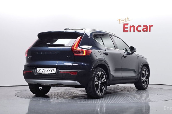 2020 Volvo XC40 с пробегом 26 228 км