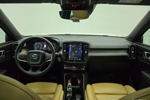 2020 Volvo XC40 с пробегом 72 068 км