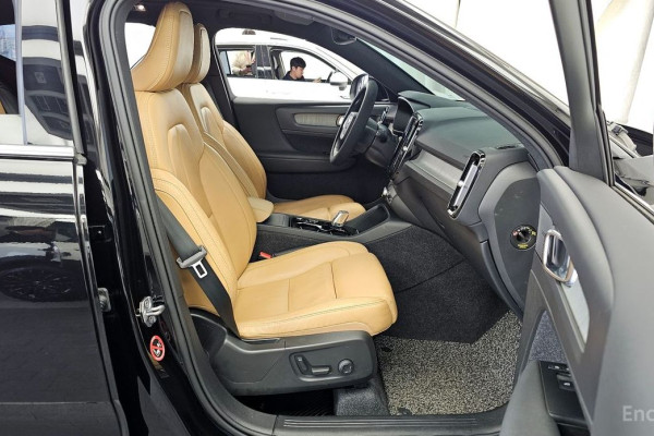 2021 Volvo XC40 с пробегом 50 548 км