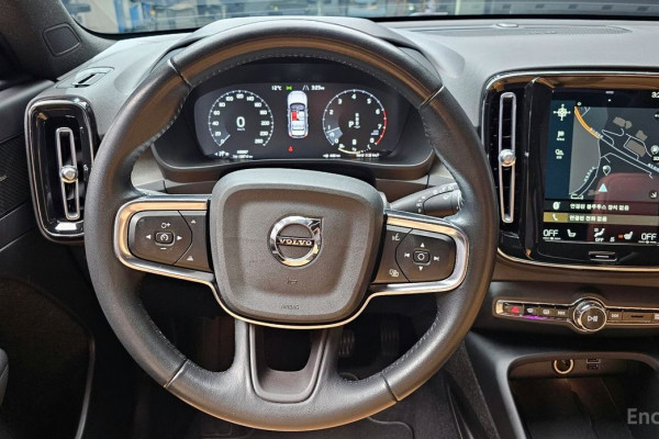 2021 Volvo XC40 с пробегом 108 997 км