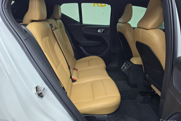 2020 Volvo XC40 с пробегом 72 068 км