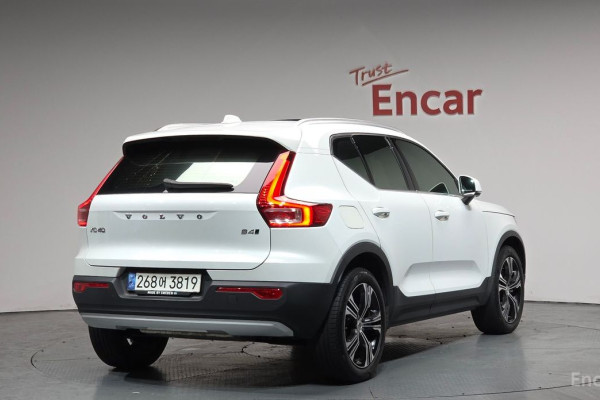 2020 Volvo XC40 с пробегом 37 583 км