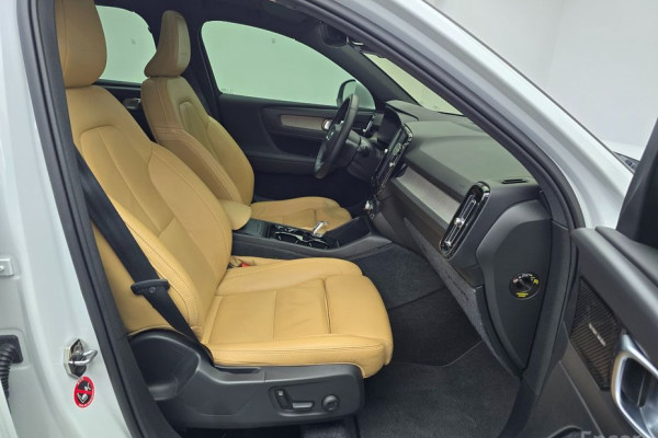 2020 Volvo XC40 с пробегом 72 068 км