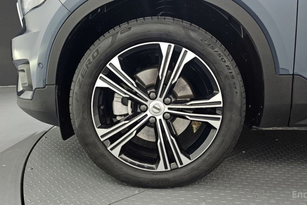 2020 Volvo XC40 с пробегом 26 228 км