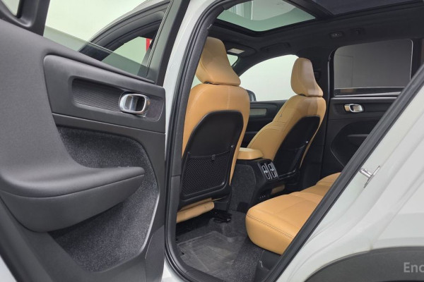 2020 Volvo XC40 с пробегом 36 600 км