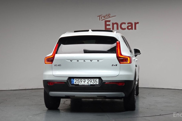 2020 Volvo XC40 с пробегом 70 179 км