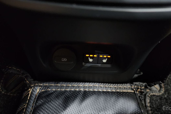 2020 Volvo XC40 с пробегом 32 662 км