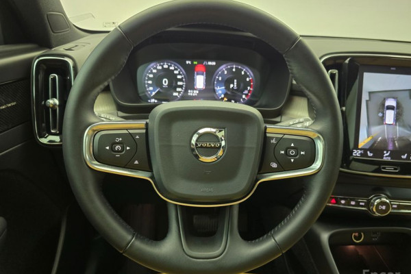 2020 Volvo XC40 с пробегом 72 068 км