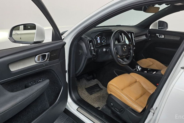 2020 Volvo XC40 с пробегом 50 662 км