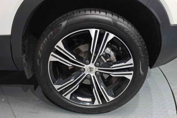 2020 Volvo XC40 с пробегом 37 583 км