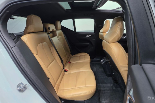 2020 Volvo XC40 с пробегом 36 600 км