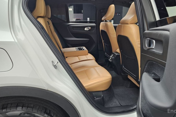 2021 Volvo XC40 с пробегом 31 037 км