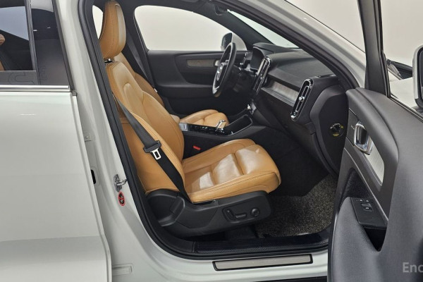 2020 Volvo XC40 с пробегом 50 662 км