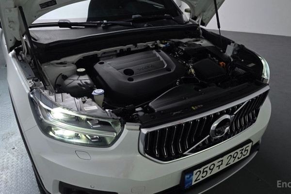 2020 Volvo XC40 с пробегом 70 179 км