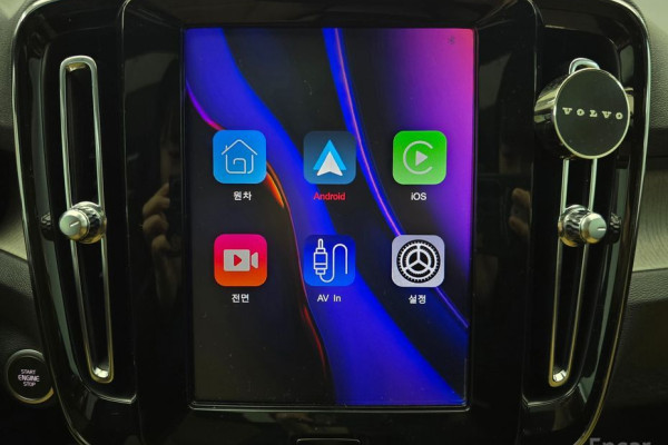 2020 Volvo XC40 с пробегом 72 068 км