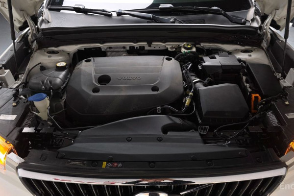 2020 Volvo XC40 с пробегом 37 583 км