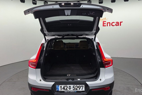 2020 Volvo XC40 с пробегом 36 600 км