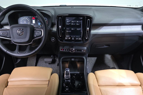 2020 Volvo XC40 с пробегом 37 583 км